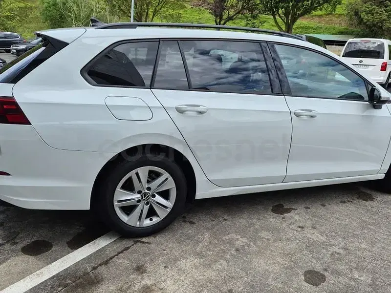 Usado VW Golf VIII Life 115 CV (84 kW) 2023 Blanco Familiar