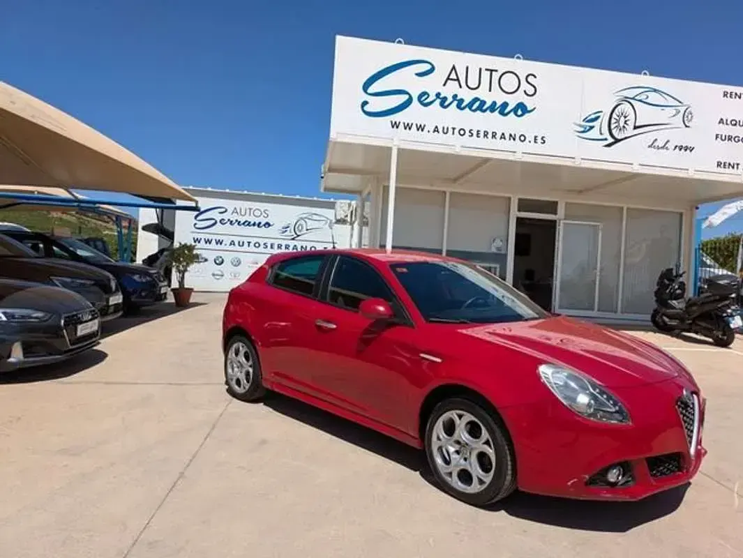 Usado Alfa Romeo Giulietta 120 CV (88 kW) 2018 Rojo Utilitario