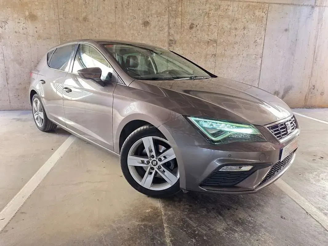 Usado Seat Leon Sport 125 CV (91 kW) 2017 Gris Utilitario
