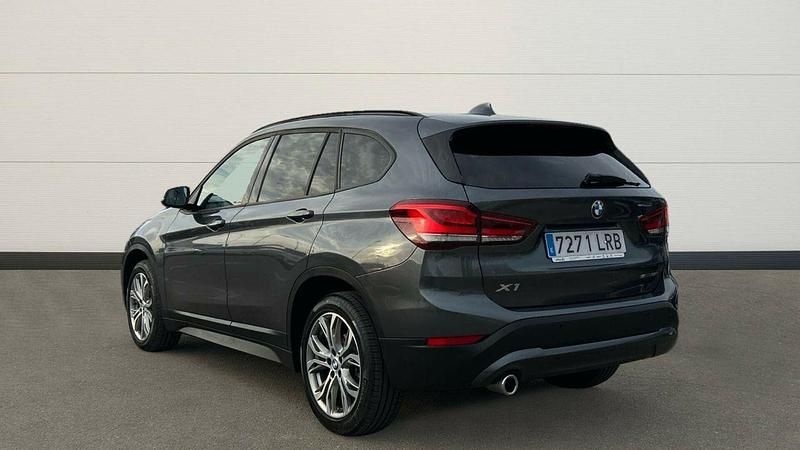 Usado BMW X1 Advantage 136 CV (100 kW) 2021 Gris SUV