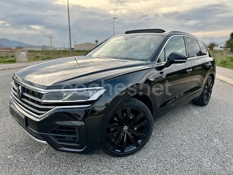 Negro Usado 2022 VW Touareg R-line SUV | 44.990 € (Buen precio) - Imagen 1/4