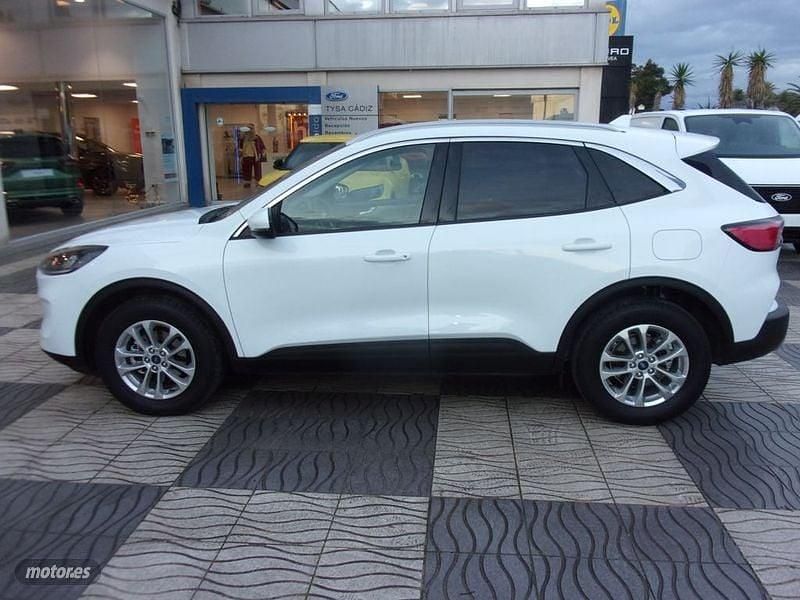 Usado Ford Kuga Titanium 191 CV (140 kW) 2022 Blanco SUV