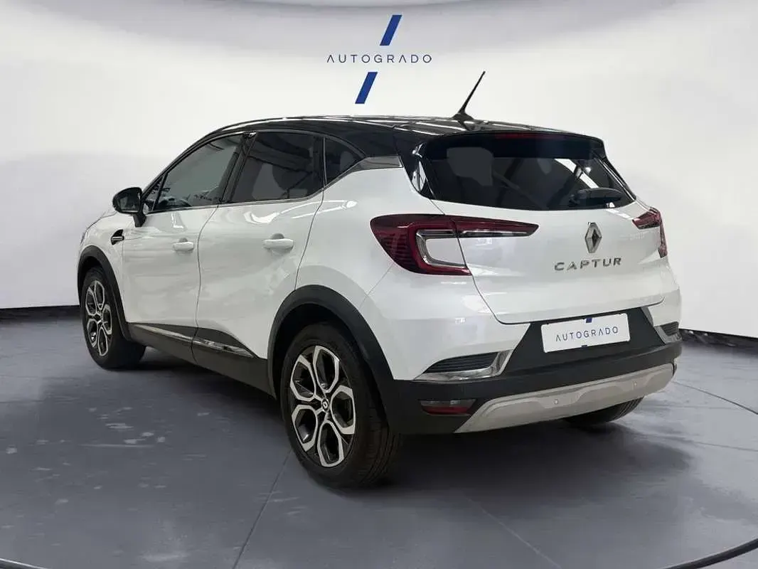 Usado Renault Captur 139 CV (102 kW) 2022 Blanco SUV