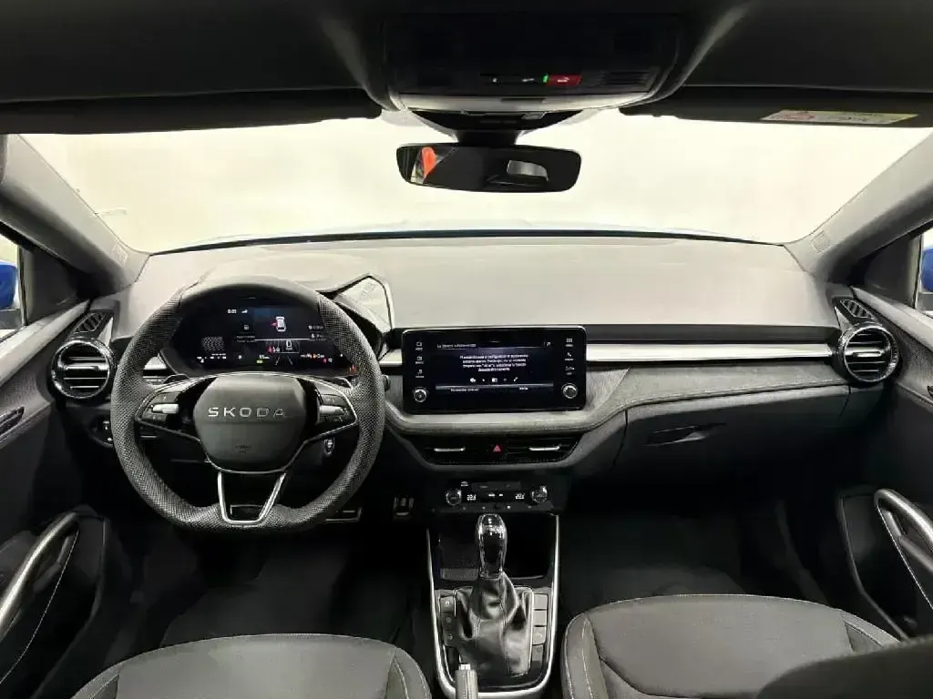 Usado Skoda Fabia 115 HP (84 kW) 2025 Azul Citadino