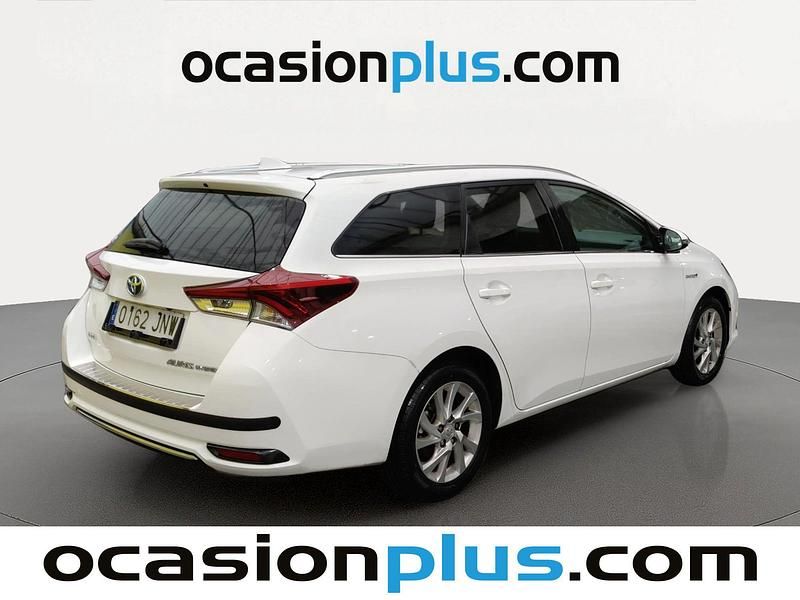 Usado Toyota Auris Active 136 CV (100 kW) 2016 Blanco Familiar