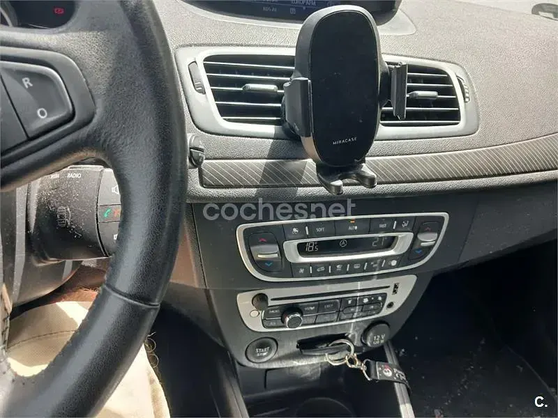 Usado Renault Mégane Dynamique 115 CV (84 kW) 2013 Blanco Berlina