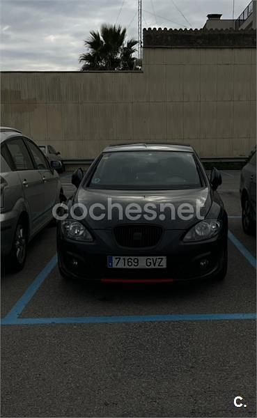 Negro Usado 2010 Seat Leon Sport Berlina | 6900 € (Precio justo) - Imagen 1/4