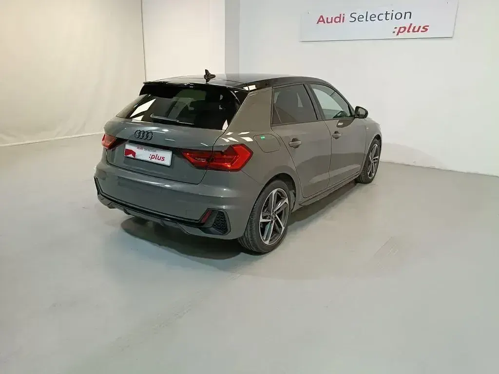 Usado Audi A1 Black Edition 116 CV (85 kW) 2025 Gris SUV