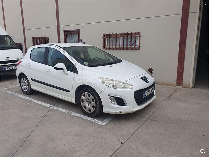 Usado Peugeot 308 Business-Line 92 CV (67 kW) 2013 Blanco Berlina