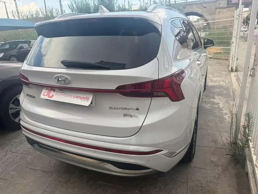 Usado Hyundai Santa Fe Style 265 CV (194 kW) 2022 Plateado SUV