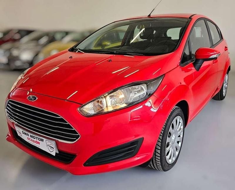 Usado Ford Fiesta Trend 101 HP (74 kW) 2014 Vermelho Citadino