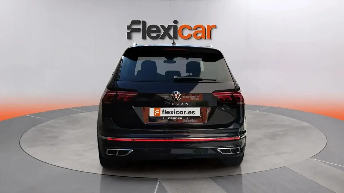 Usado VW Tiguan R-line 200 CV (147 kW) 2022 Negro SUV