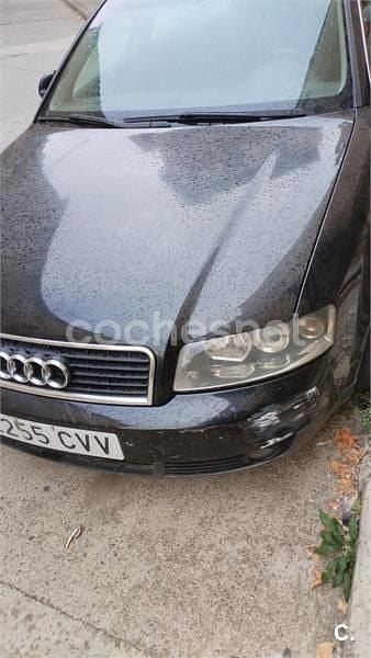 Negro Usado 2004 Audi A4 Familiar | 800 € - Imagen 1/4