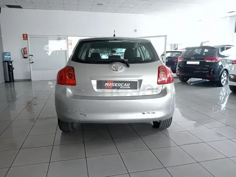 Usado Toyota Auris 90 CV (66 kW) 2007 Beige Utilitario