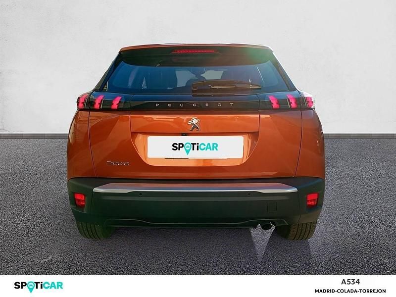 Usado Peugeot 2008 Active 100 CV (73 kW) 2023 Naranja SUV
