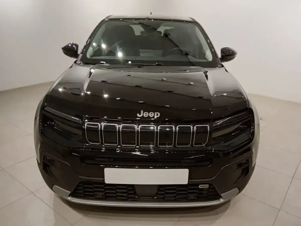 Usado Jeep Avenger Summit 100 CV (73 kW) 2023 Negro SUV