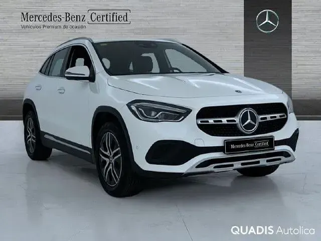 Usado Mercedes GLA200 163 CV (119 kW) 2020 Blanco polar SUV