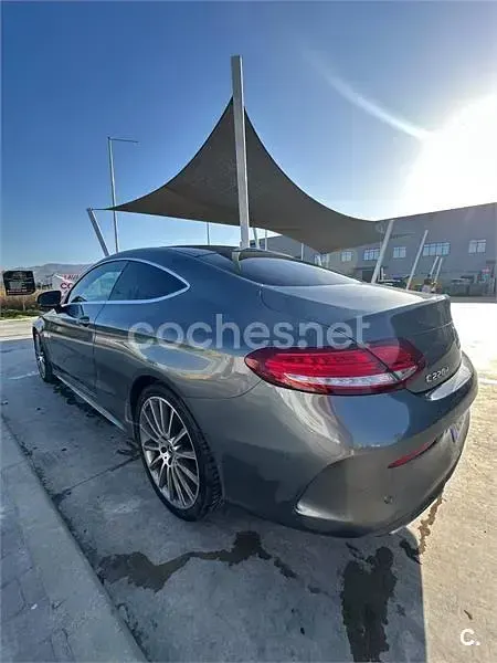 Usado Mercedes C220 170 CV (125 kW) 2019 Gris / plata Coupe