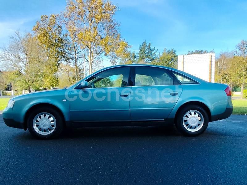 Usado Audi A6 Premium 150 CV (110 kW) 2002 Azul Berlina