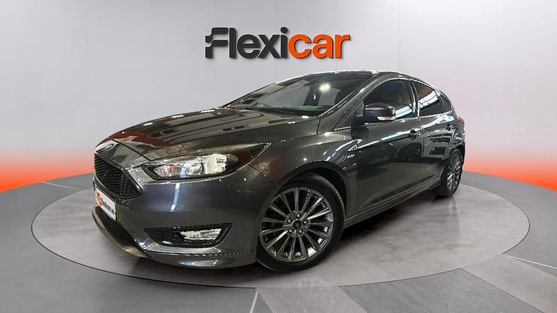 Usado Ford Focus ST-Line 125 CV (91 kW) 2017 Gris Berlina