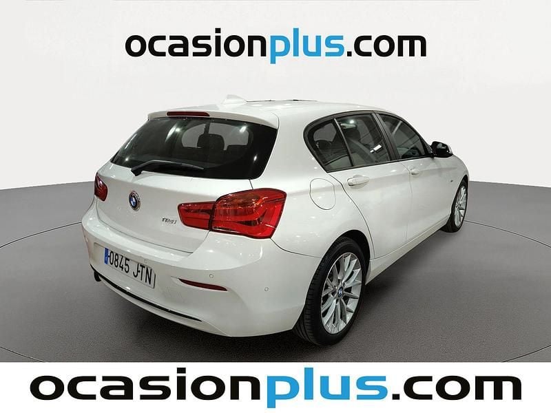 Usado BMW 118 Sport Line 136 CV (100 kW) 2016 Blanco Utilitario