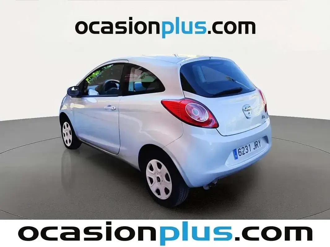 Usado Ford Ka Trend+ 69 CV (50 kW) 2016 Gris Utilitario