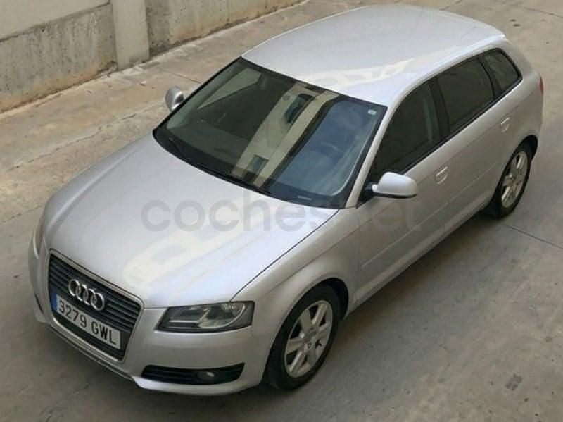 Usado Audi A3 Attraction 125 CV (91 kW) 2010 Gris / plata Utilitario