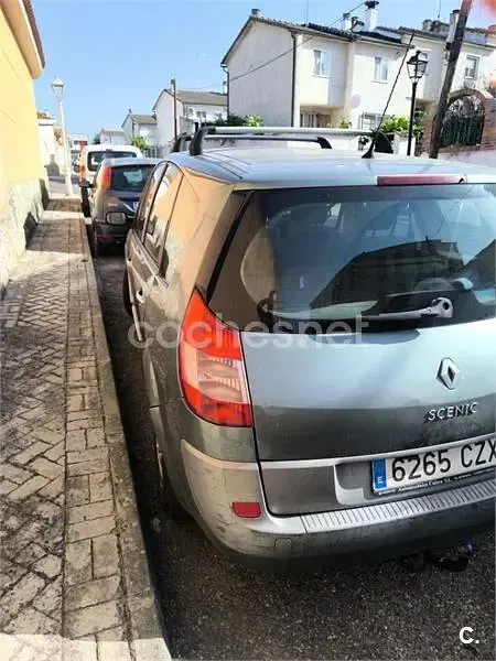 Usado Renault Grand Scénic Expression 120 CV (88 kW) 2004 Verde Monovolumen