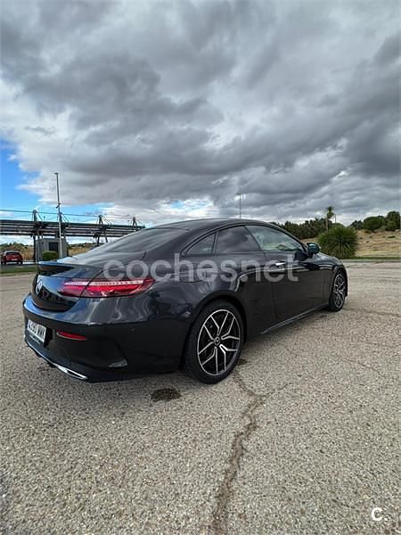 Usado Mercedes E220 194 CV (142 kW) 2024 Negro Coupe