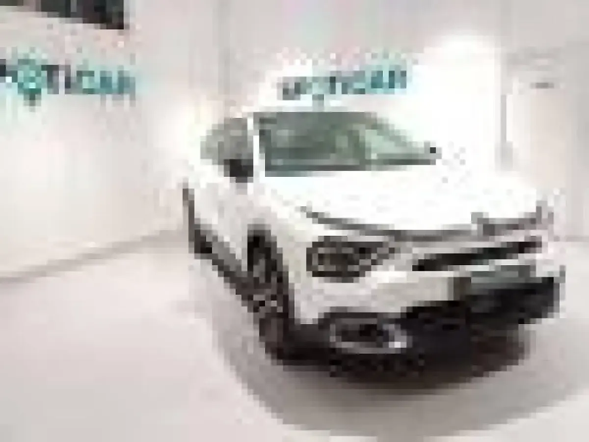 Usado Citroën e-C4 Shine 100 kW (136 CV) 2023 Blanco Berlina