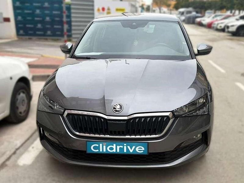 Usado Skoda Scala Style 116 CV (85 kW) 2022 Gris Utilitario