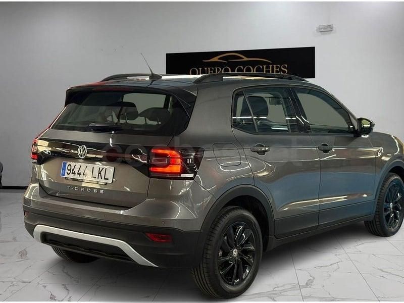 Usado VW T-Cross Advance 115 CV (84 kW) 2020 Gris / plata SUV