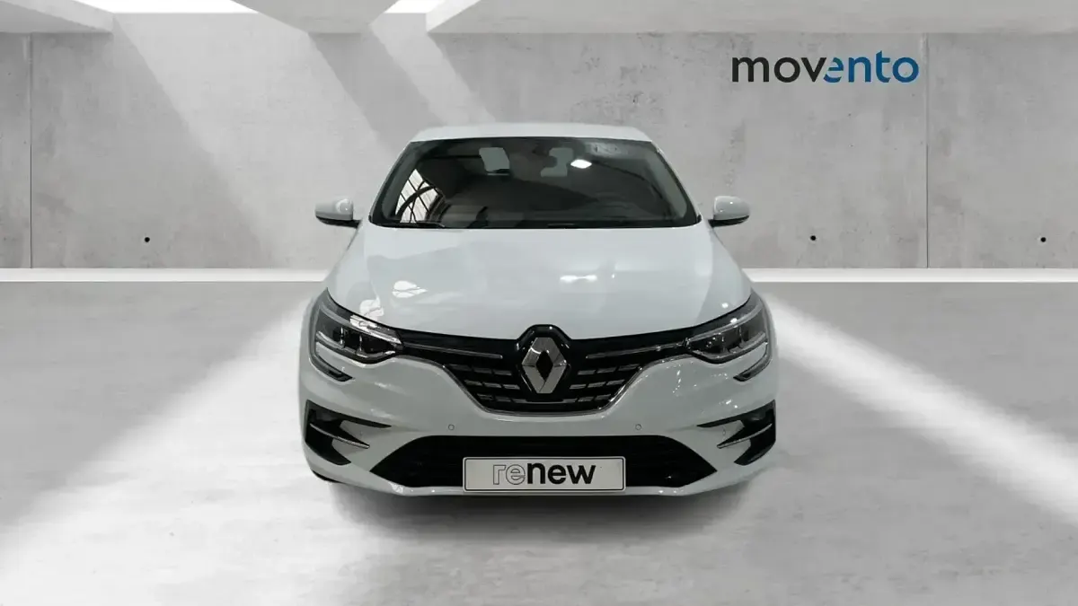 Usado Renault Mégane II Zen 140 CV (102 kW) 2022 Blanco Berlina