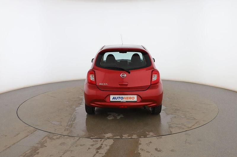 Usado Nissan Micra Acenta 80 CV (58 kW) 2017 Rojo Berlina