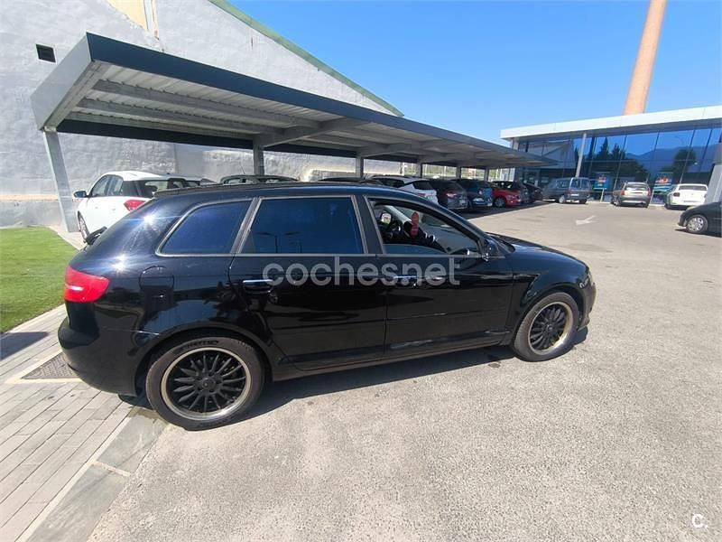 Usado Audi A3 Attraction 140 CV (102 kW) 2012 Negro Utilitario
