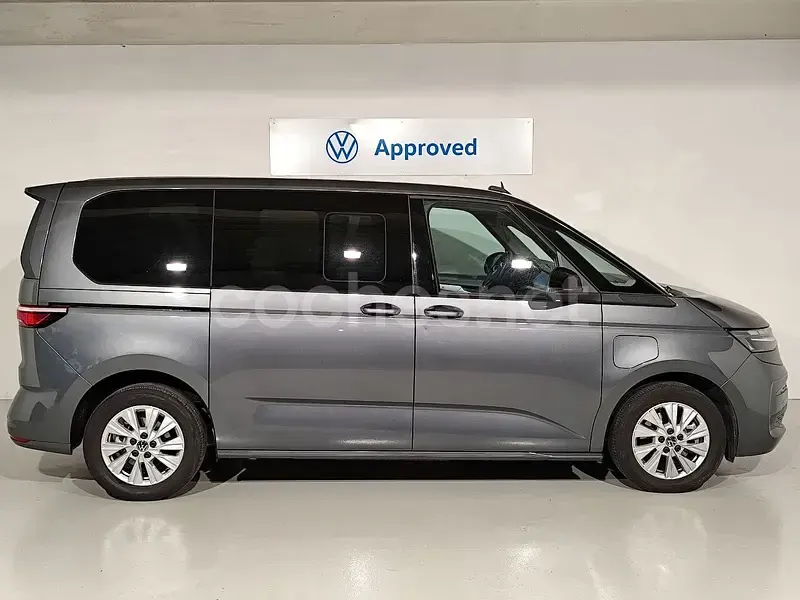 Usado VW Multivan 245 CV (180 kW) 2025 Gris / plata Monovolumen
