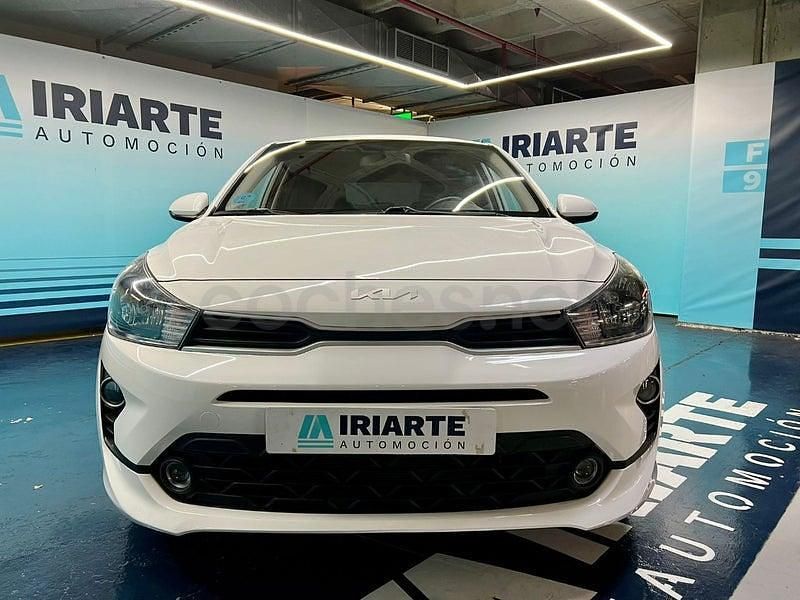 Usado Kia Rio 84 CV (61 kW) 2022 Blanco Berlina