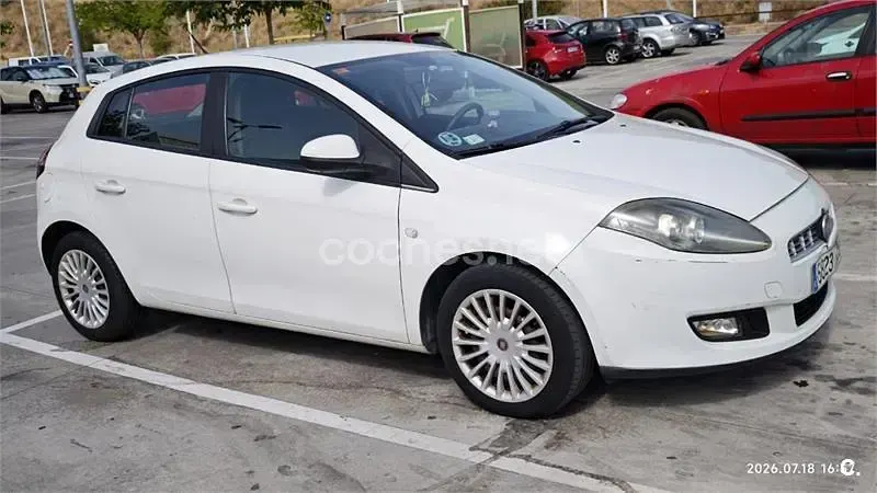Usado Fiat Bravo Dynamic 120 CV (88 kW) 2010 Blanco Utilitario