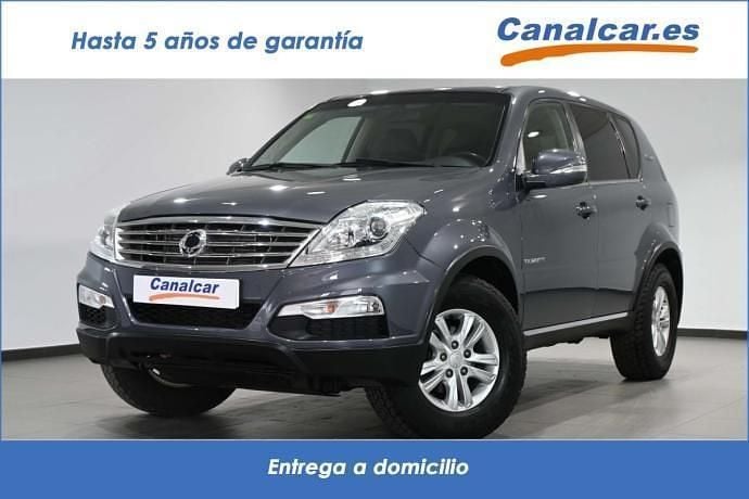 Gris Usado 2017 Ssangyong (KGM) Rexton SUV | 12.871 € - Imagen 1/4