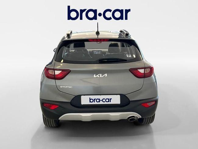 Usado Kia Stonic 84 CV (61 kW) 2023 Gris SUV