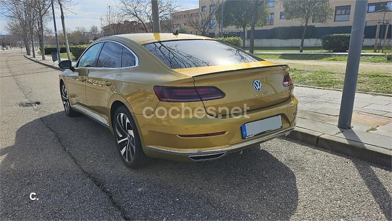 Usado VW Arteon R-line 150 CV (110 kW) 2018 Amarillo Utilitario