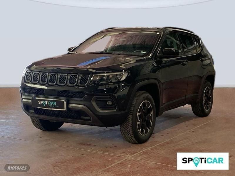 Negro Usado 2024 Jeep Compass Trailhawk SUV | 33.900 € - Imagen 1/4