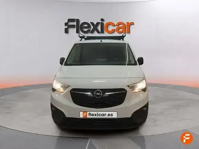 Usado Opel Combo Expression 100 CV (73 kW) 2018 Blanco Monovolumen