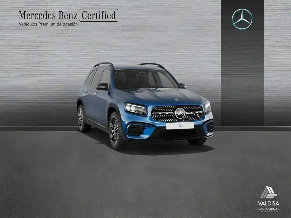 Käytetty Mercedes GLB200 AMG line 150 HP (110 kW) 2025 Sininen Katumaasturi