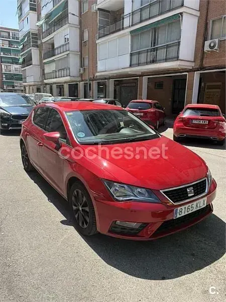 Usado Seat Leon Style 125 CV (91 kW) 2018 Rojo Berlina