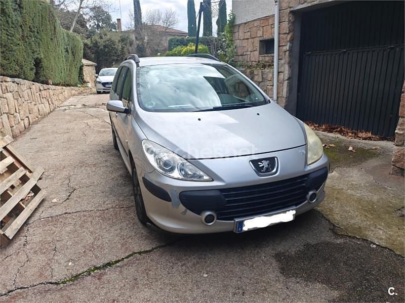Usado Peugeot 307 90 CV (66 kW) 2007 Gris / plata Familiar
