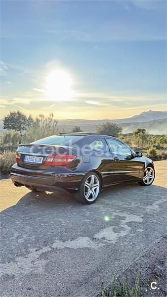 Usado Mercedes CLC220 150 CV (110 kW) 2008 Negro Utilitario