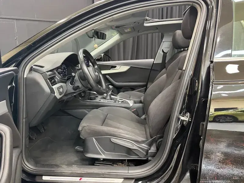 Usado Audi A4 Advanced Plus 150 CV (110 kW) 2019 Negro Familiar