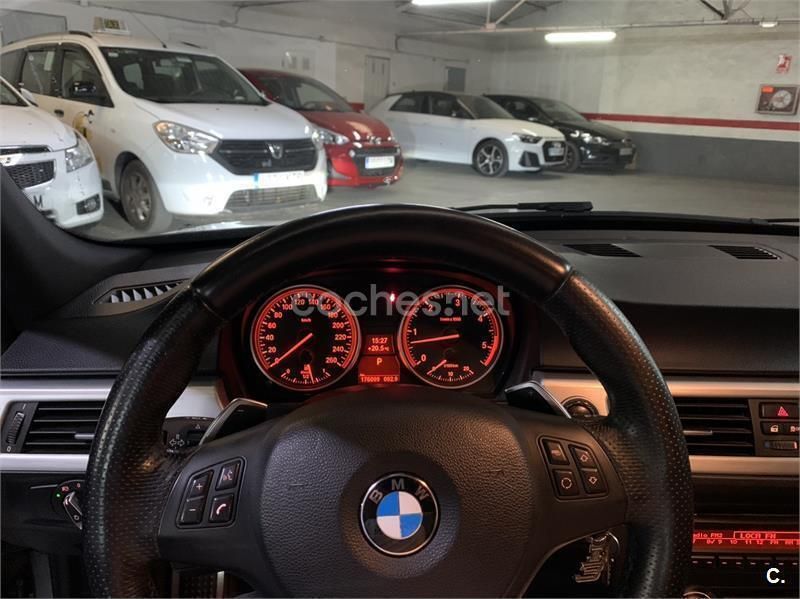 Begagnad BMW 330 245 HK (180 kW) 2011 Grå Sedan