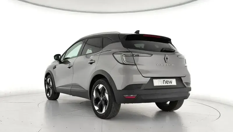 Usado Renault Captur Techno 100 CV (73 kW) 2025 Gris SUV